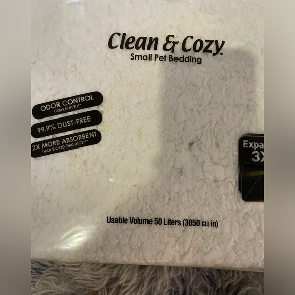 Large package Kaytee small pet bedding. - Picture 2 of 4